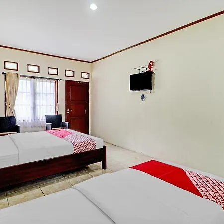 Collection O 90461 Graha Atmadja Syariah Hotel 3*